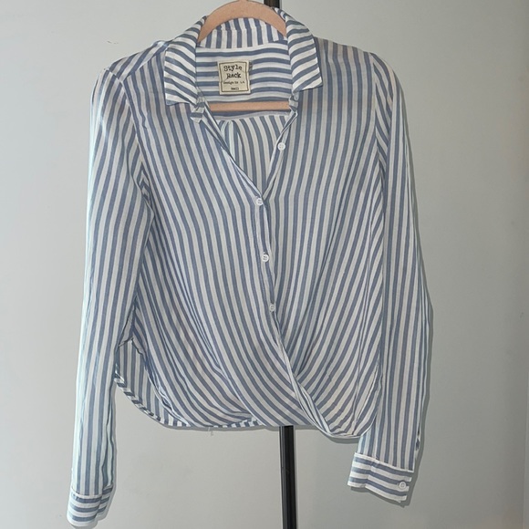 Women’s button down long sleeve, folded detail at bottom front - Picture 1 of 2